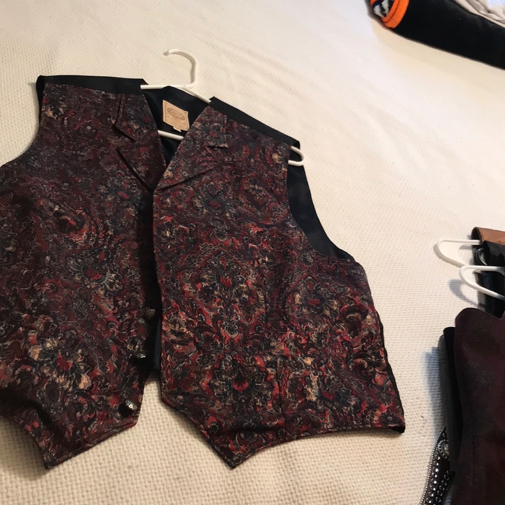 A paisley dealers vest